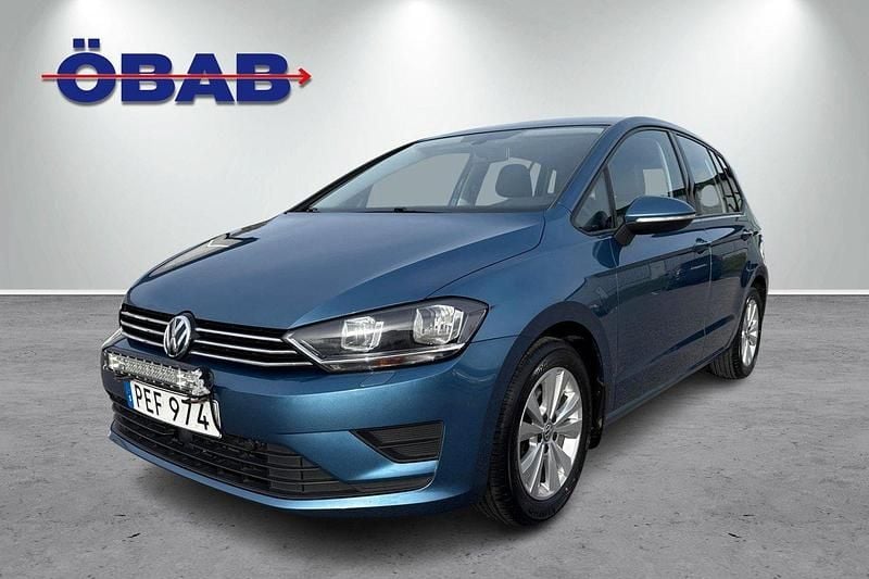 Blå Begagnad 2017 VW Golf VII Halvkombi | 128 900 kr (Marknadspris) - Bild 1/4