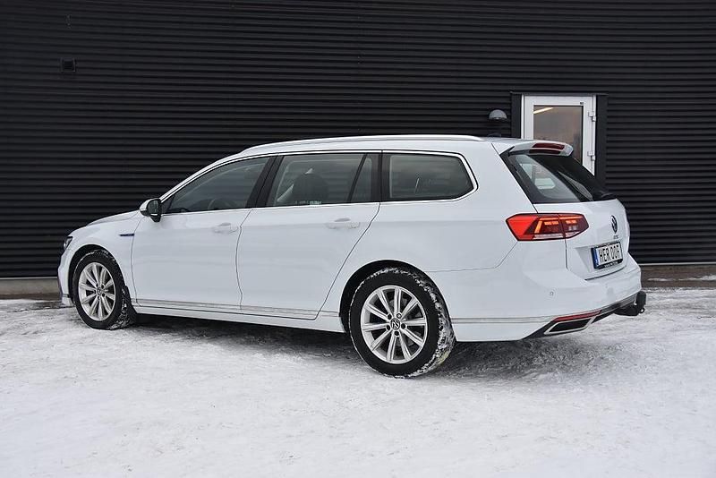 Begagnad VW Passat GTE 218 HK (160 kW) 2022 Vit Kombi