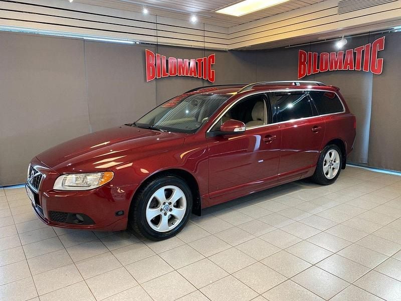 Röd Begagnad 2009 Volvo V70 Momentum Kombi | 79 000 kr (Marknadspris) - Bild 1/4