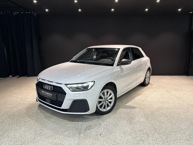 Vit Begagnad 2019 Audi A1 Sportback Proline Halvkombi | 189 000 kr (Marknadspris) - Bild 1/4