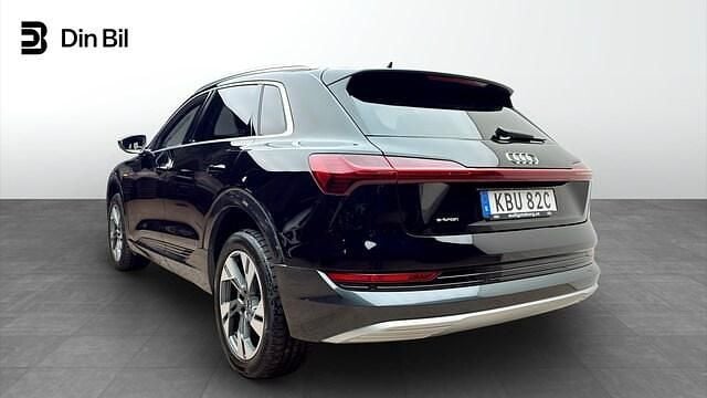 Begagnad Audi e-tron Proline 300 kW (408 HK) 2022 Brilliantsvart SUV