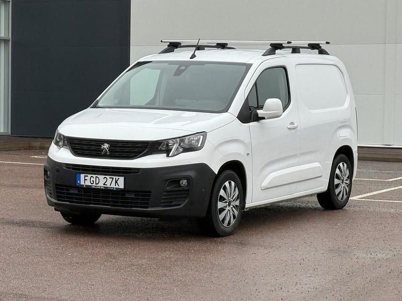 Vit Begagnad 2020 Peugeot Partner Minibuss | 158 000 kr (Bra pris) - Bild 1/4