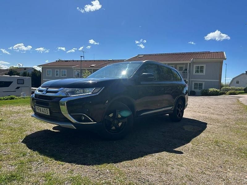 Begagnad Mitsubishi Outlander 150 HK (110 kW) 2017 SUV