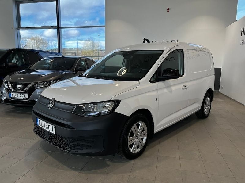 Vit Begagnad 2022 VW Caddy Minibuss | 239 920 kr (Superpris) - Bild 1/4