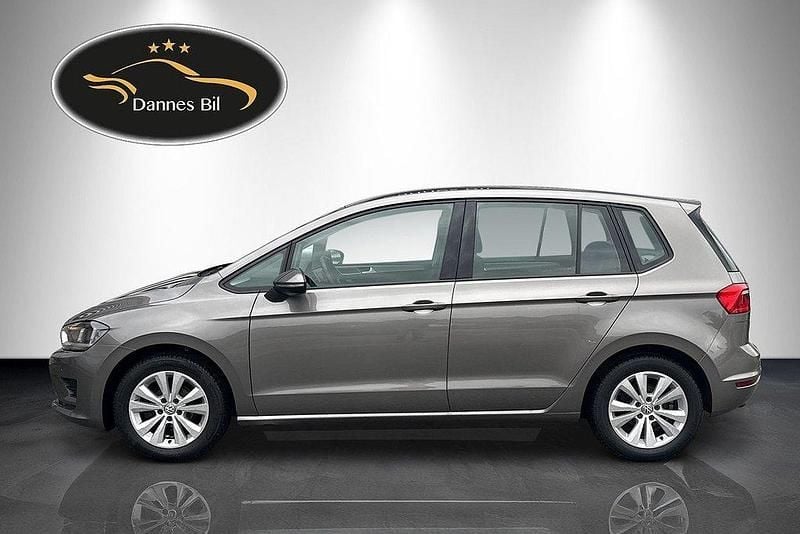 Grå Begagnad 2015 VW Golf VII Halvkombi | 134 900 kr (Marknadspris) - Bild 1/4