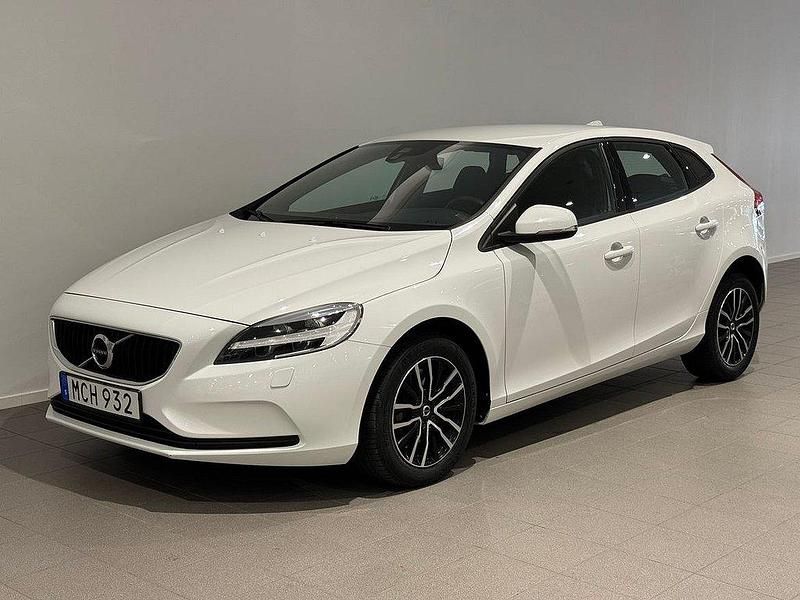 Vit Begagnad 2017 Volvo V40 Business Edition Kombi | 169 500 kr (Marknadspris) - Bild 1/3