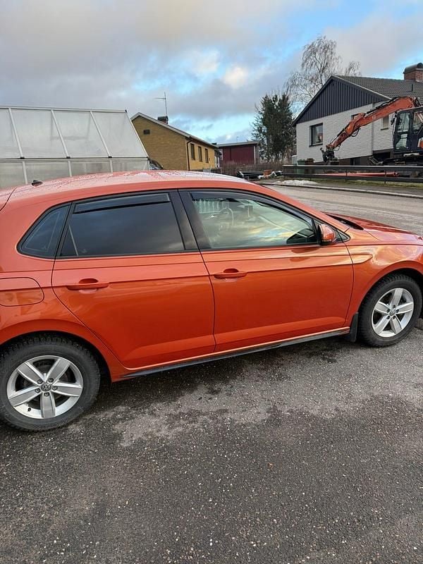 Begagnad VW Polo 95 HK (69 kW) 2019 Orange/svart Halvkombi