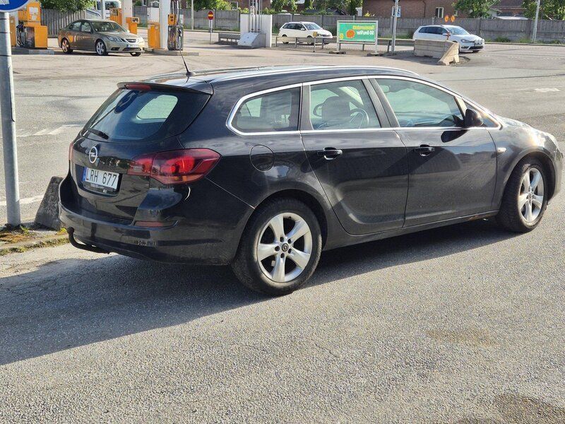 Svart Begagnad 2011 Opel Astra Enjoy Kombi | 33 000 kr (Marknadspris) - Bild 1/4