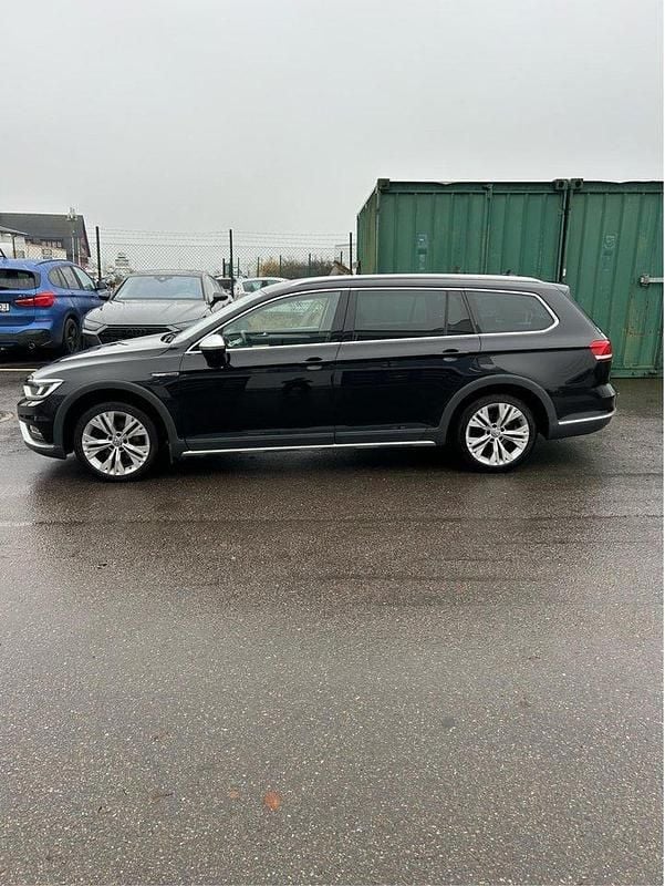 Svart Begagnad 2016 VW Passat Alltrack Kombi | 148 000 kr (Bra pris) - Bild 1/4