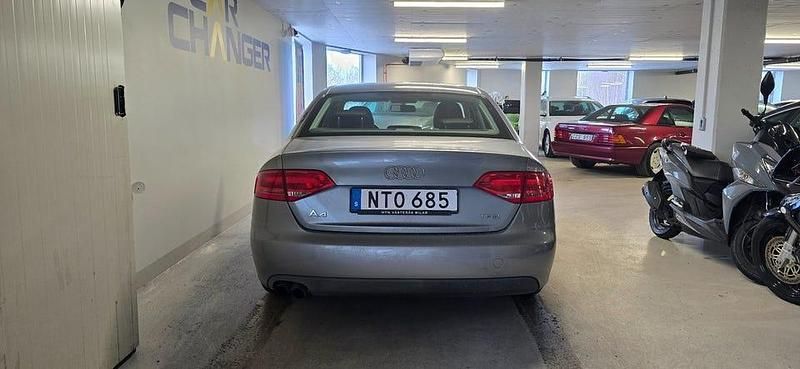 Begagnad Audi A4 160 HK (117 kW) 2012 Grå Sedan