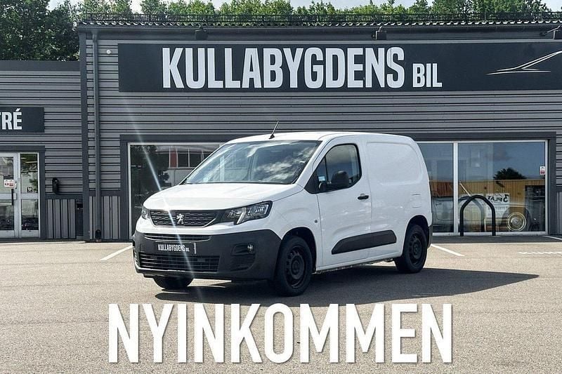 Vit Begagnad 2019 Peugeot Partner Minibuss | 139 000 kr (Marknadspris) - Bild 1/2