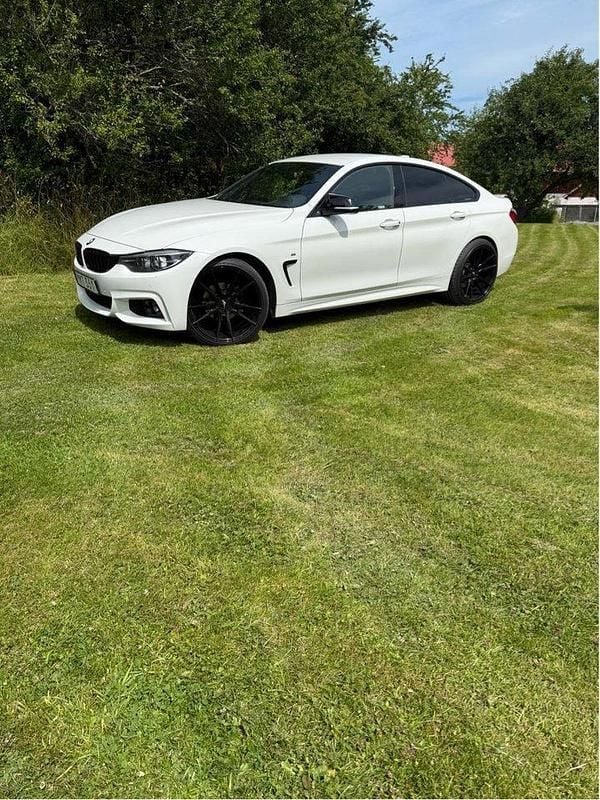 Vit Begagnad 2018 BMW 420 Gran Coupé M Sport Sportkupé | 264 000 kr (Lite dyr) - Bild 1/4