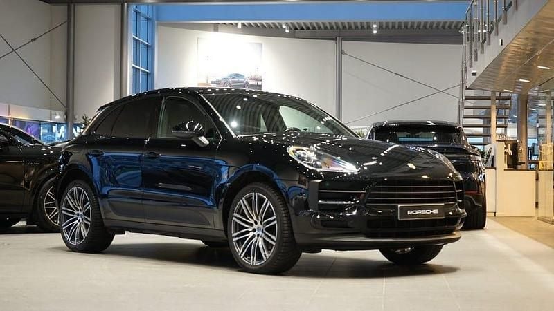 Svart Begagnad 2019 Porsche Macan SUV | 495 000 kr (Marknadspris) - Bild 1/4