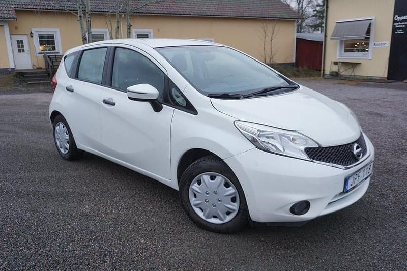 Vit Begagnad 2015 Nissan Note Halvkombi | 59 900 kr (Marknadspris) - Bild 1/4