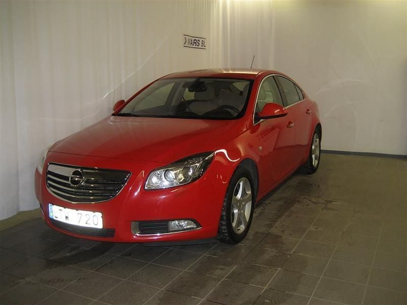 Såld Opel Insignia Limousine HB -11, begagnad 2011, 10 100 mil i hoting