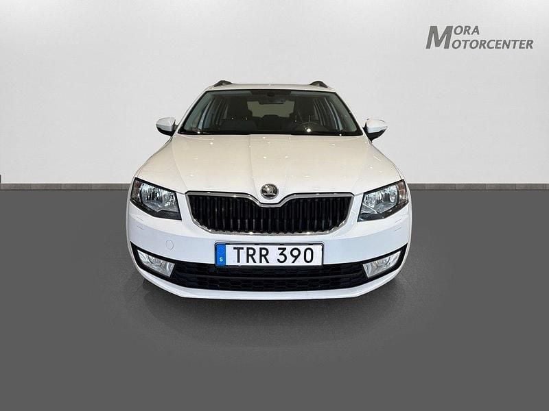 Begagnad Skoda Octavia Ambition 141 HK (103 kW) 2014 Vit Kombi