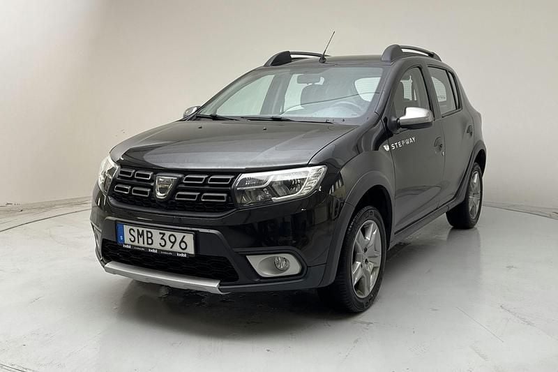 Svart Begagnad 2018 Dacia Sandero Halvkombi | 94 900 kr (Marknadspris) - Bild 1/4