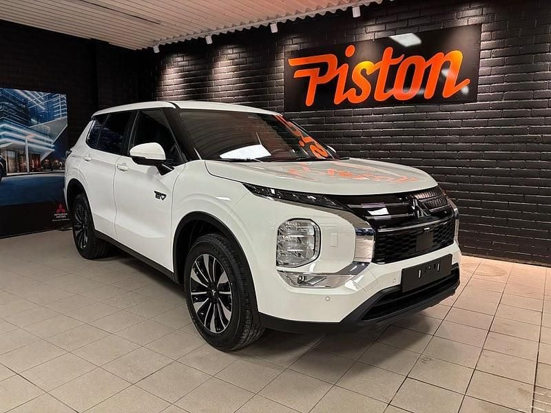 Vit Ny 2025 Mitsubishi Outlander P-HEV Edition SUV | 539 900 kr (Superpris) - Bild 1/3