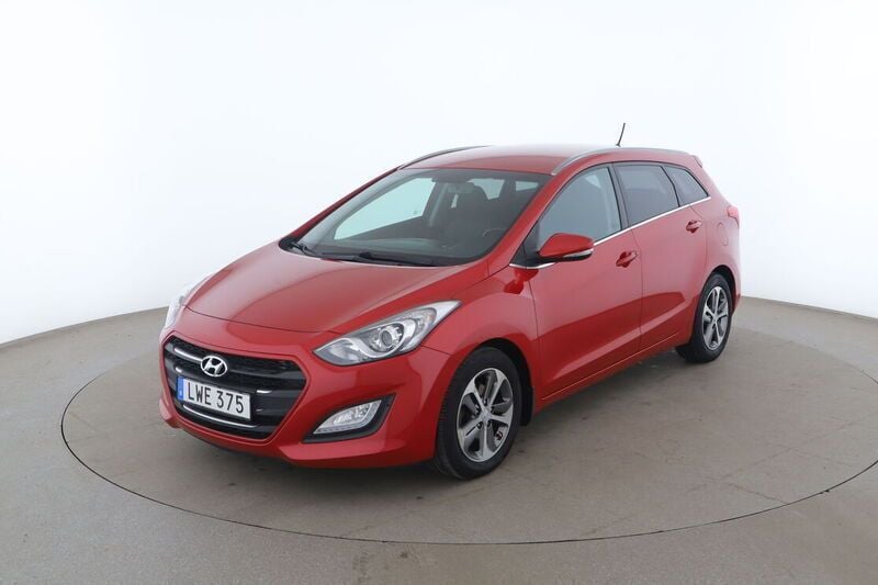 Röd Begagnad 2015 Hyundai i30 Kombi | 99 000 kr (Marknadspris) - Bild 1/4