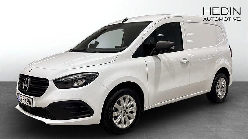 Vit (white) Begagnad 2022 Mercedes Citan 110 Van | 237 375 kr (Lite dyr) - Bild 1/4
