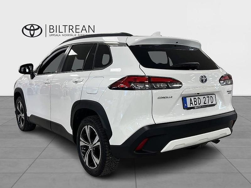 Begagnad Toyota Corolla Cross Style 197 HK (144 kW) 2022 Vit SUV