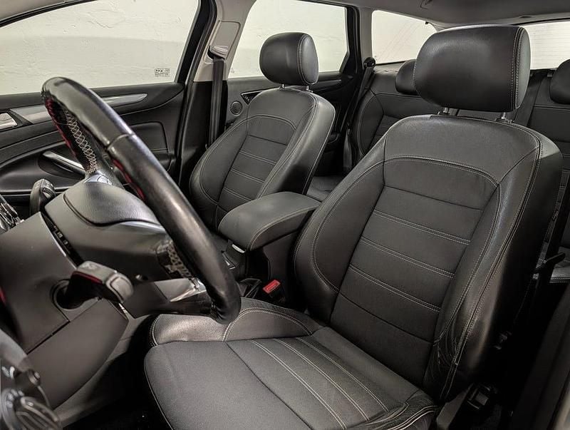 Begagnad Ford Mondeo Sport 140 HK (102 kW) 2013 Grå Kombi