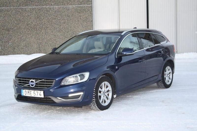 Blå Begagnad 2015 Volvo V60 Ocean Race Kombi | 95 000 kr (Superpris) - Bild 1/4