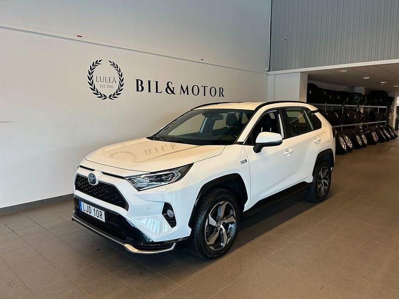 Vit Begagnad 2021 Toyota RAV4 Active SUV | 359 900 kr (Marknadspris) - Bild 1/4