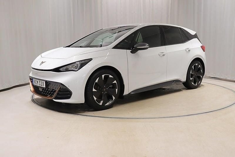 Vit Begagnad 2024 Cupra Born e-Boost Halvkombi | 308 900 kr (Marknadspris) - Bild 1/4