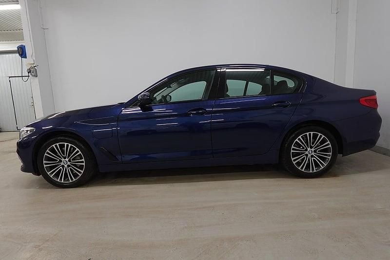 Begagnad BMW 530e Sport Line 184 HK (135 kW) 2019 Blå Sedan