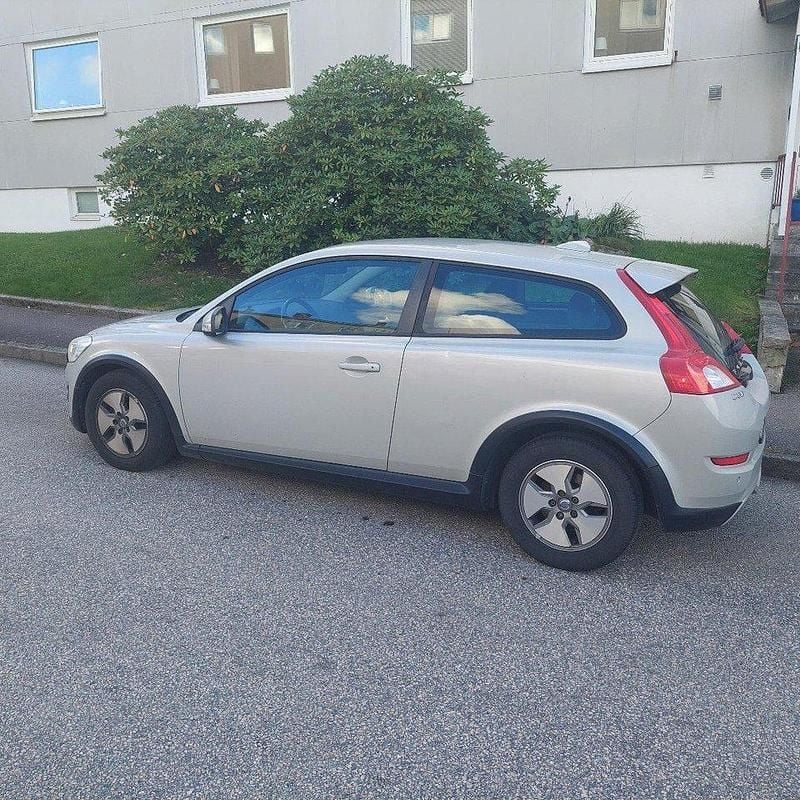 Vit Begagnad 2010 Volvo C30 Halvkombi | 55 000 kr - Bild 1/4
