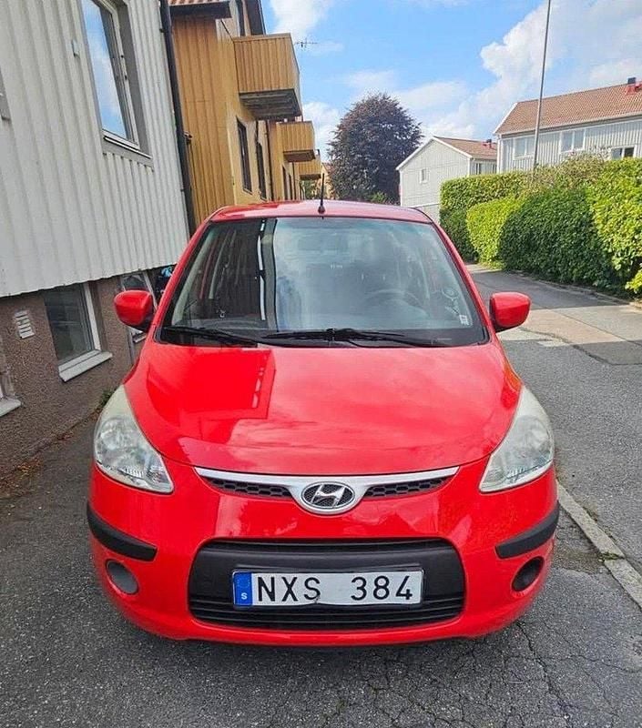 Röd Begagnad 2009 Hyundai i10 Halvkombi | 58 000 kr (Lite dyr) - Bild 1/4