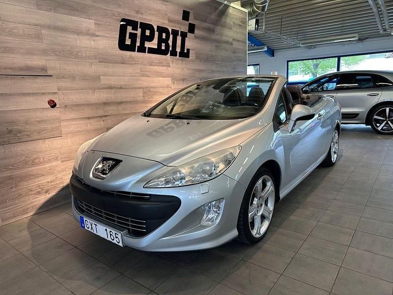Ljusgrå Begagnad 2009 Peugeot 308 CC Cab | 64 500 kr (Marknadspris) - Bild 1/4