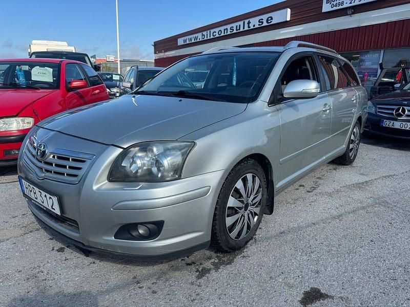 Silvermetallic Begagnad 2009 Toyota Avensis Kombi | 45 900 kr (Marknadspris) - Bild 1/4