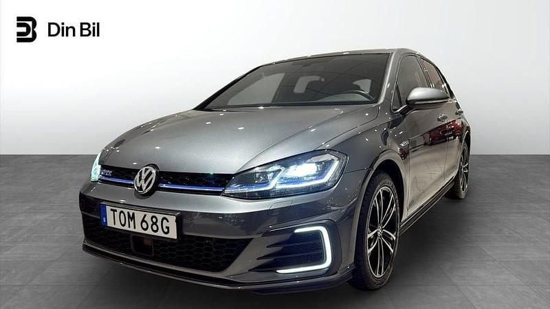 Indium grey metallic Begagnad 2020 VW Golf VII GTE | 239 900 kr (Lite dyr) - Bild 1/4