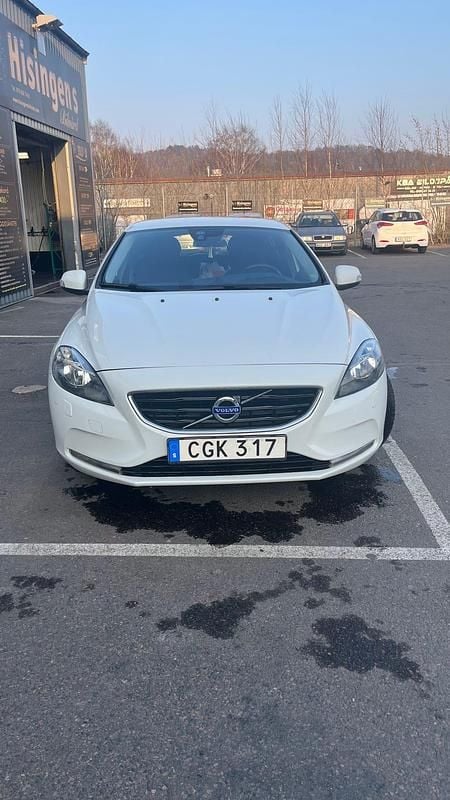 Begagnad Volvo V40 120 HK (88 kW) 2014