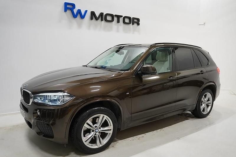 Brun Begagnad 2015 BMW X5 M Sport SUV | 339 800 kr (Marknadspris) - Bild 1/4