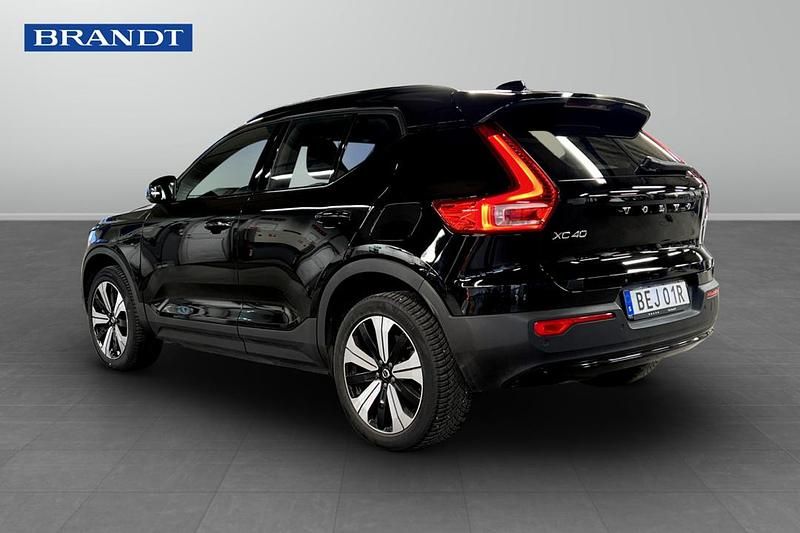 Begagnad Volvo XC40 Single Motor 175 kW (238 HK) 2023 Svart SUV