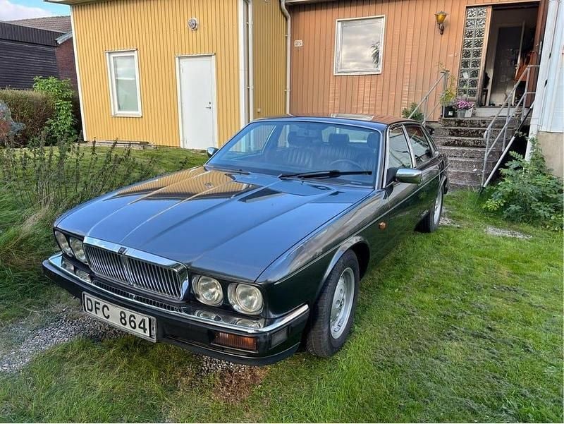 Begagnad 1993 Jaguar XJ Sedan | 25 000 kr - Bild 1/4