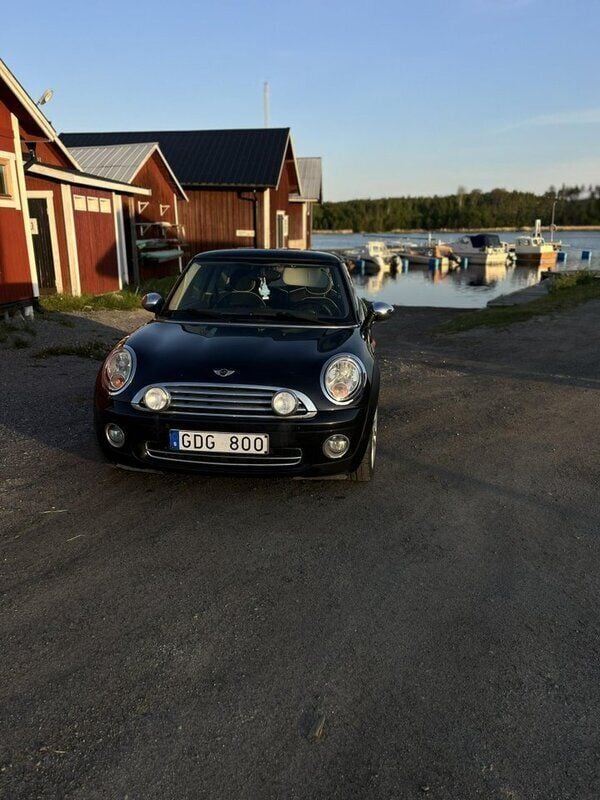 Svart Begagnad 2008 Mini Cooper Pepper Halvkombi | 65 000 kr (Dyr) - Bild 1/4