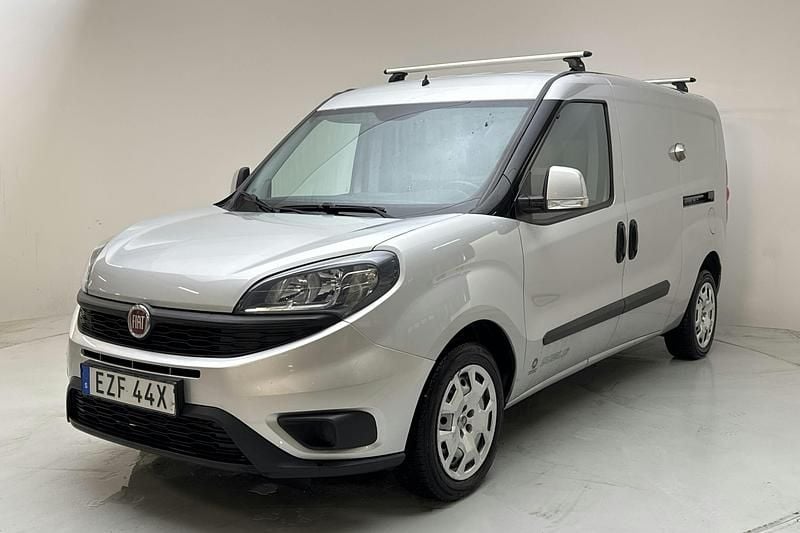 Begagnad Fiat Doblò 120 HK (88 kW) 2021 Grå Minibuss