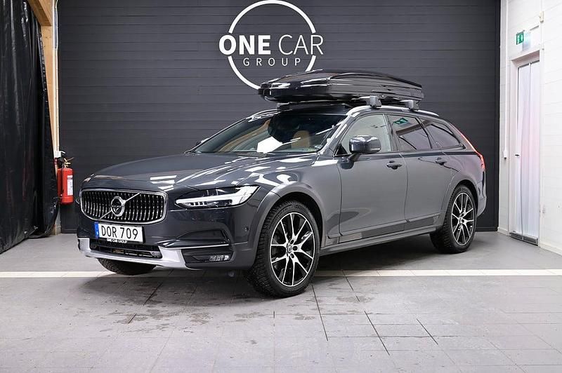 Grå Begagnad 2017 Volvo V90 CC Inscription Kombi | 374 900 kr (Marknadspris) - Bild 1/4