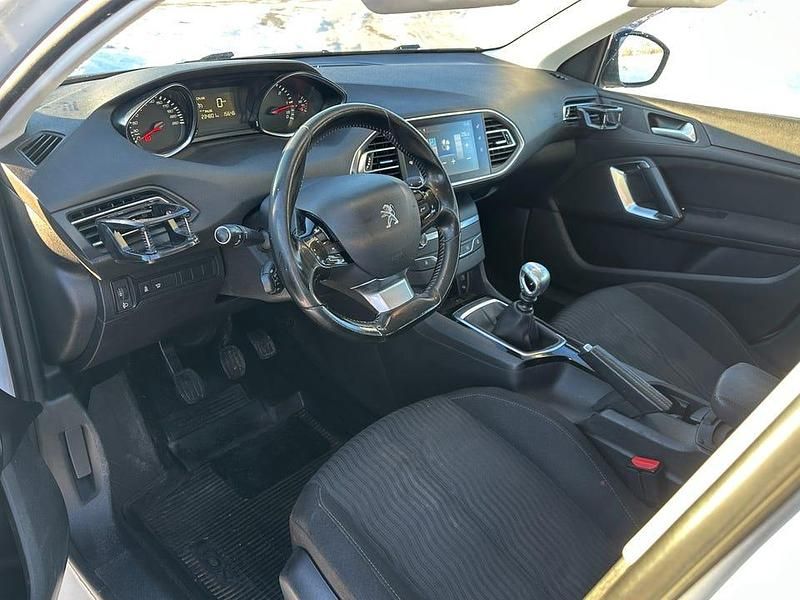 Begagnad Peugeot 308 SW 120 HK (88 kW) 2015 Kombi