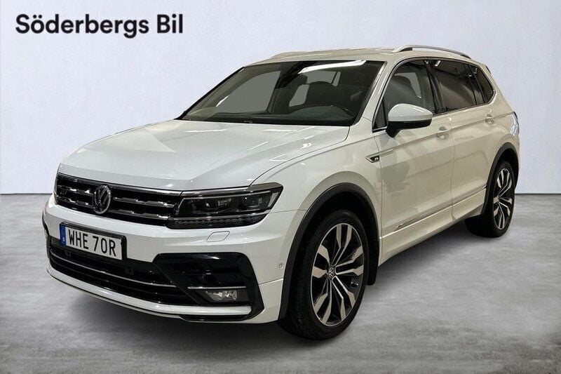 Vit Begagnad 2020 VW Tiguan Allspace R-line SUV | 339 800 kr (Marknadspris) - Bild 1/4