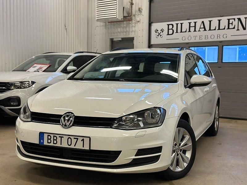 Begagnad VW Golf VII 110 HK (80 kW) 2015 Vit Kombi