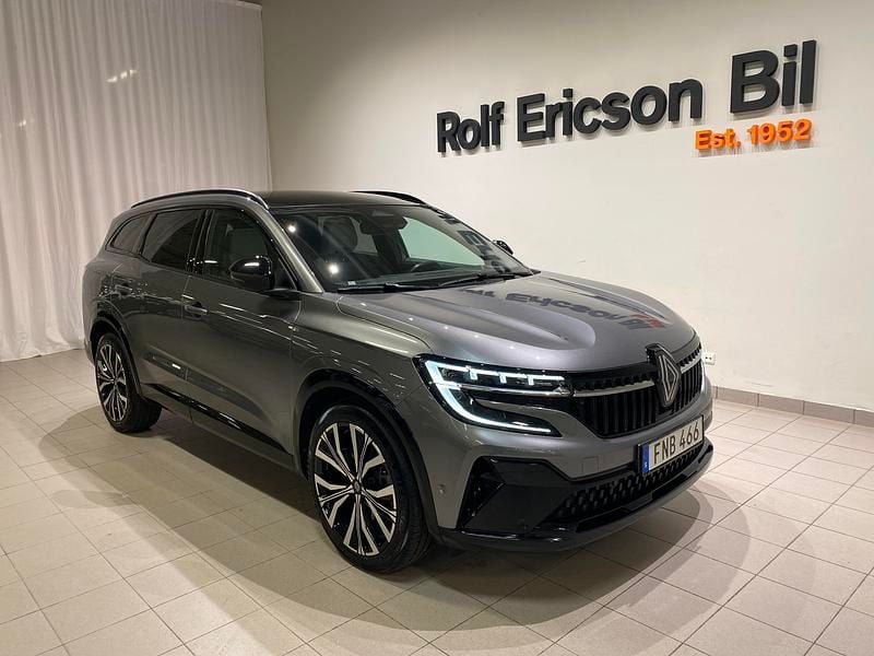 Grå Begagnad 2024 Renault Espace Iconic SUV | 369 500 kr (Marknadspris) - Bild 1/4