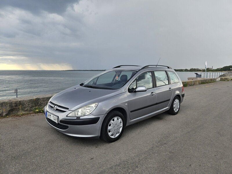 Grå Begagnad 2003 Peugeot 307 Kombi | 26 500 kr (Marknadspris) - Bild 1/4