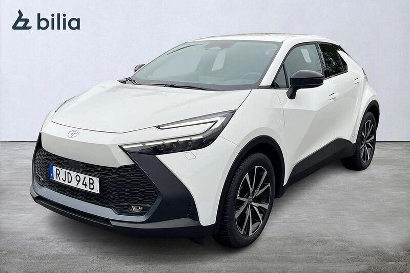 Vit Ny 2024 Toyota C-HR Style SUV | 426 900 kr (Marknadspris) - Bild 1/3