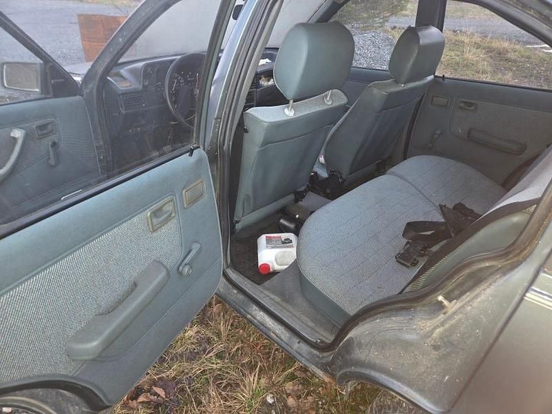 Begagnad Opel Kadett 75 HK (55 kW) 1985 Halvkombi