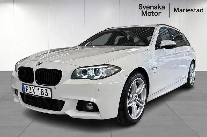Vit Begagnad 2013 BMW 520 M Sport Kombi | 179 200 kr - Bild 1/4